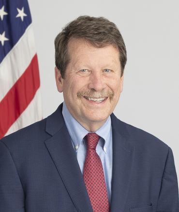 fda_robert_califf-299_vertical_flag_900x900